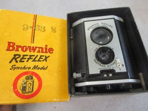 Vintage Brownie Reflex camera 9-33 ...