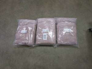 lot 330 image: 3 PACK HOME DECORATORS COLLECTION DUSTY MAUVE BATH SHEETS (NEW IN PACKAGING)