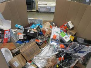 lot 374 image: WHOLESALE BIN OF PLUMBING, LIGHTING, DOOR HARDWARE & SO MUCH MORE (SEE PHOTOS)