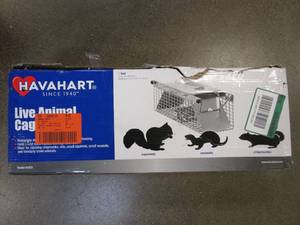 lot 394 image: HAVAHART Small 2-Door Professional Live Animal Cage Trap for Rat, Squirrel, Chipmunk, and Weasel (OPEN BOX)