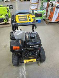 lot 416 image: DEWALT 4400 PSI 4.0 GPM Gas Cold Water Pressure Washer with DEWALT 420cc Engine (RUNS, NICE CONDITION)