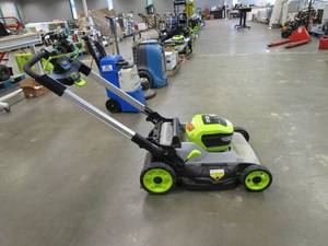 lot 420 image: RYOBI 21 inch Self Propelled Lawn Mower (tool only). (MISSING BAGGER, USED, BUT STILL RUNS)