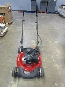 lot 440 image: TORO 21352 Recycler 21 in. Briggs and Stratton Low Wheel RWD Gas Walk Behind Self Propelled Lawn Mower (MISSING GAS CAP & BAG, SELF PROPEL DOESNT WORK, STARTS)