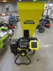 lot 446 image: CHAMPION POWER EQUIPMENT 3 in. Dia 224 cc 2-in-1 Upright Gas Powered Wood Chipper Shredder (CORD LOCKED)