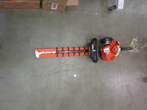 lot 451 image: ECHO 20 in. 21.2 cc Gas 2-Stroke Hedge Trimmer (BLADE NEEDS TO BE FIXED)