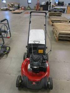 lot 455 image: TORO 21352 Recycler 21 in. Briggs and Stratton Low Wheel RWD Gas Walk Behind Self Propelled Lawn Mower with Bagger (RUNS IN NICE CONDITION)