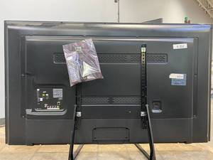 lot 1012 image: UN60J6200AFXZA 60 J6200F Flat Smart Full HD TV (TECHNICIAN TESTED LIKE-NEW)
