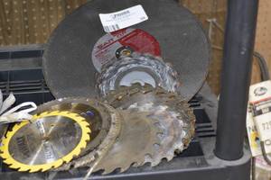 lot of saw blades