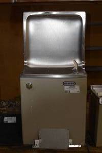 Elkay water fountain