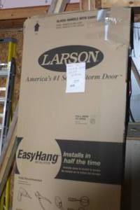 New Larsen 32x8081 storm door