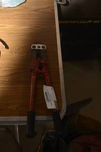 bolt cutters