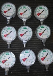 (9) 2.25 in. Gage Gauge .25 NPT  LM 4000 PSI � NEW.