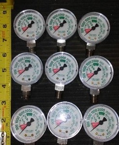 (9) 2.0 in. Gage Gauge .25 NPT  LM 4000 PSI � NEW.