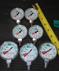 (7) 2.25 and 2.0 in. Gage Gauge .25 NPT  LM 4000 PSI � NEW.