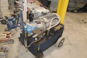 lot 318 image: 3-Phase Hydraulic Pumper Wall Saw with Water Cooler