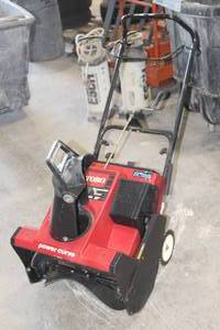 lot 322 image: Toro CCR 3650 141cc 6.5hp Snowblower