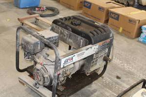 lot 323 image: North Star 8000 PPG Pro Series Honda GX Commercial 120V 20A  240V 30 A Generator