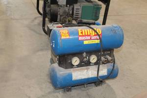 lot 335 image: Emglo Portable Air Compressor