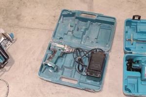 lot 345 image: Makita 6916D 14.4V Impact Wrench with Charger, Case