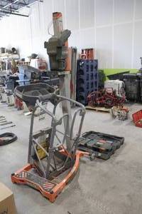 lot 350 image: JLG FS60 Pro Lift 330-lb Lift