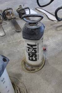 lot 465 image: Esch 2.6-Gallon Water Pump
