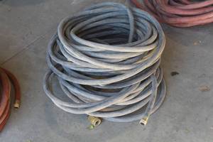 lot 470 image: Hose 100x58