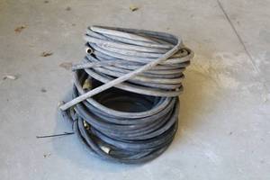 lot 472 image: 100 Hose