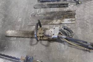 lot 482 image: 16 Flush Cut Hydraulic Chain Saw