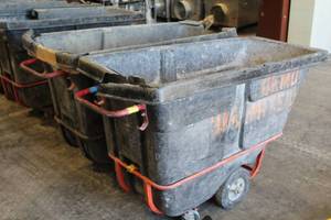 lot 517 image: Lot of (2) Rubbermaid 1301 150-lbs Debris Dump Cart