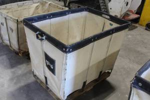 lot 528 image: Royal Basket Truck