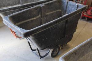 lot 532 image: Debris Dump Cart