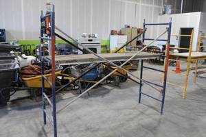 lot 409 image: Scaffolding 84x28x72 with 7 Aluminum Plank and Cross Members