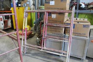 lot 420 image: Lot of (3) Scaffolding Frames