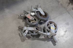 lot 416 image: Lot of (4) Scaffolding Tires