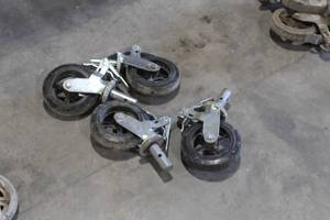 lot 418 image: Lot of (4) Scaffolding Tires
