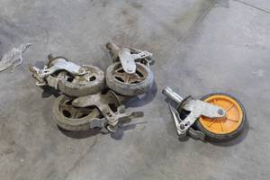 lot 419 image: Lot of (4) Scaffolding Tires