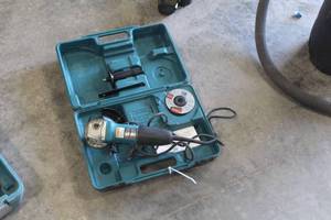 lot 444 image: Makita GA4030 4 Grinder