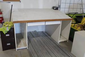 lot 563 image: Drafting Table