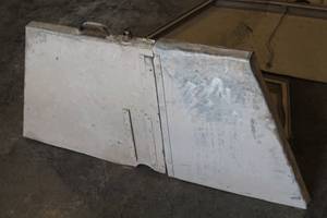 lot 590 image: 48 Wall Saw Guard