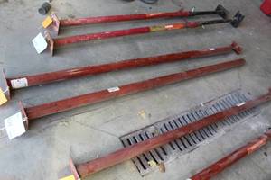 lot 604 image: Lot of (2) 95 Adjustable Shore Posts