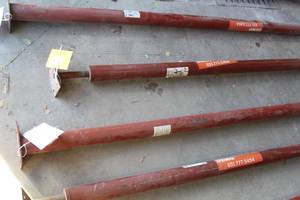 lot 602 image: Lot of (2) 95 Adjustable Shore Posts