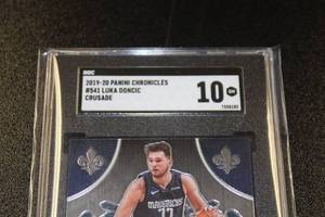 lot 3 image: 2019-20 Chronicles Crusade Luka Doncic #541 SGC 10
