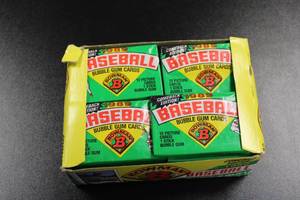 lot 28 image: 1989 Bowman Baseball Box  Find Ken Griffey Jr Rookie Cards