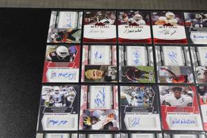 lot 70 image: Football Card Autograph Lot  30 Autograph Football Cards