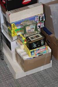 lot 77 image: Mixed Sports Card Bulk Lot