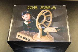 lot 90 image: Minnesota Twins Joe Mauer Joe Solo 2018 Bobblehead wBox
