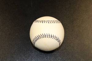 lot 92 image: Vintage Commemorative New York Yankees Mickey Mantle Baseball