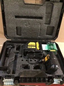 Dewalt  Laser Level and  Tool Box  review pictures Customer Returns See Terms on Auction