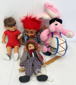 lot 29 image: Vintage Pleasant Company Doll And More