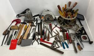 lot 31 image: Large Group Of Garage Tools